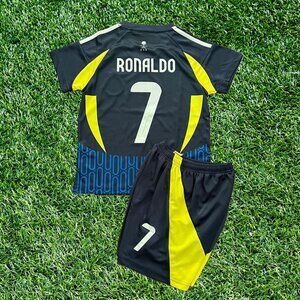 Ronaldo #7 AlNassr Away Jersey – Size 24 – Fits ages 8-9 y (Jersey + Shorts)